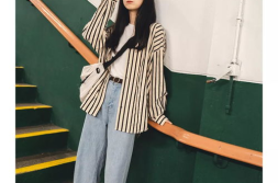 女孩子的裙子突然掉了下来,裙子掉落,女艺人临危不乱展现敬业风采”